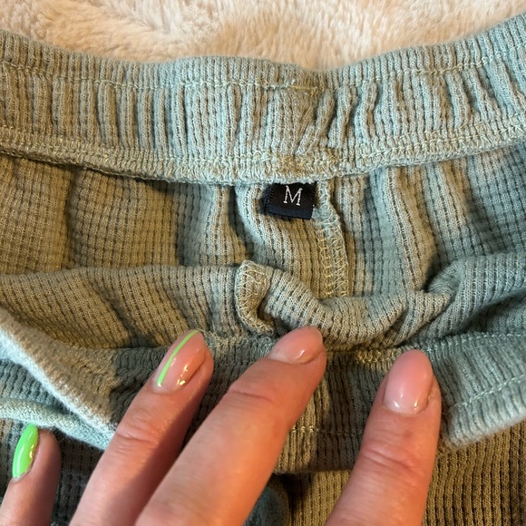 Lounge Set - Picture 3 of 4